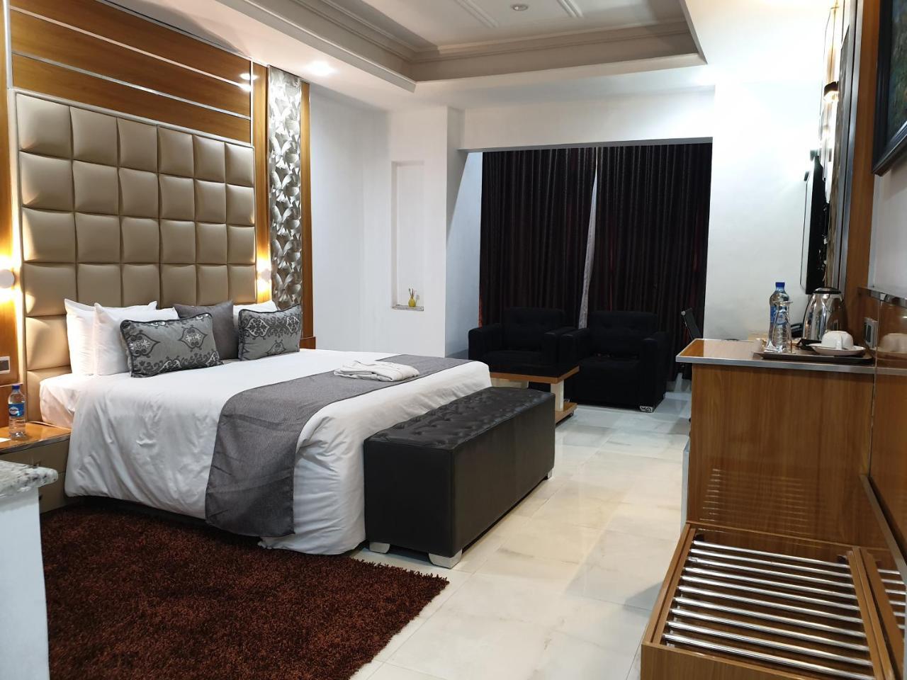 Caesar'S Luxury Hotel Lekki Ngoại thất bức ảnh